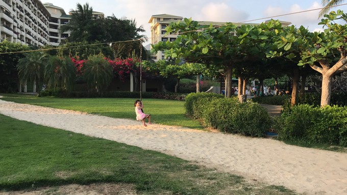 带着二宝出去走走,一拖二带娃三亚旅游攻略