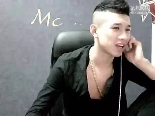 从赵本山女儿化身社会你球姐说起，为什么直播偏偏青睐东北人？