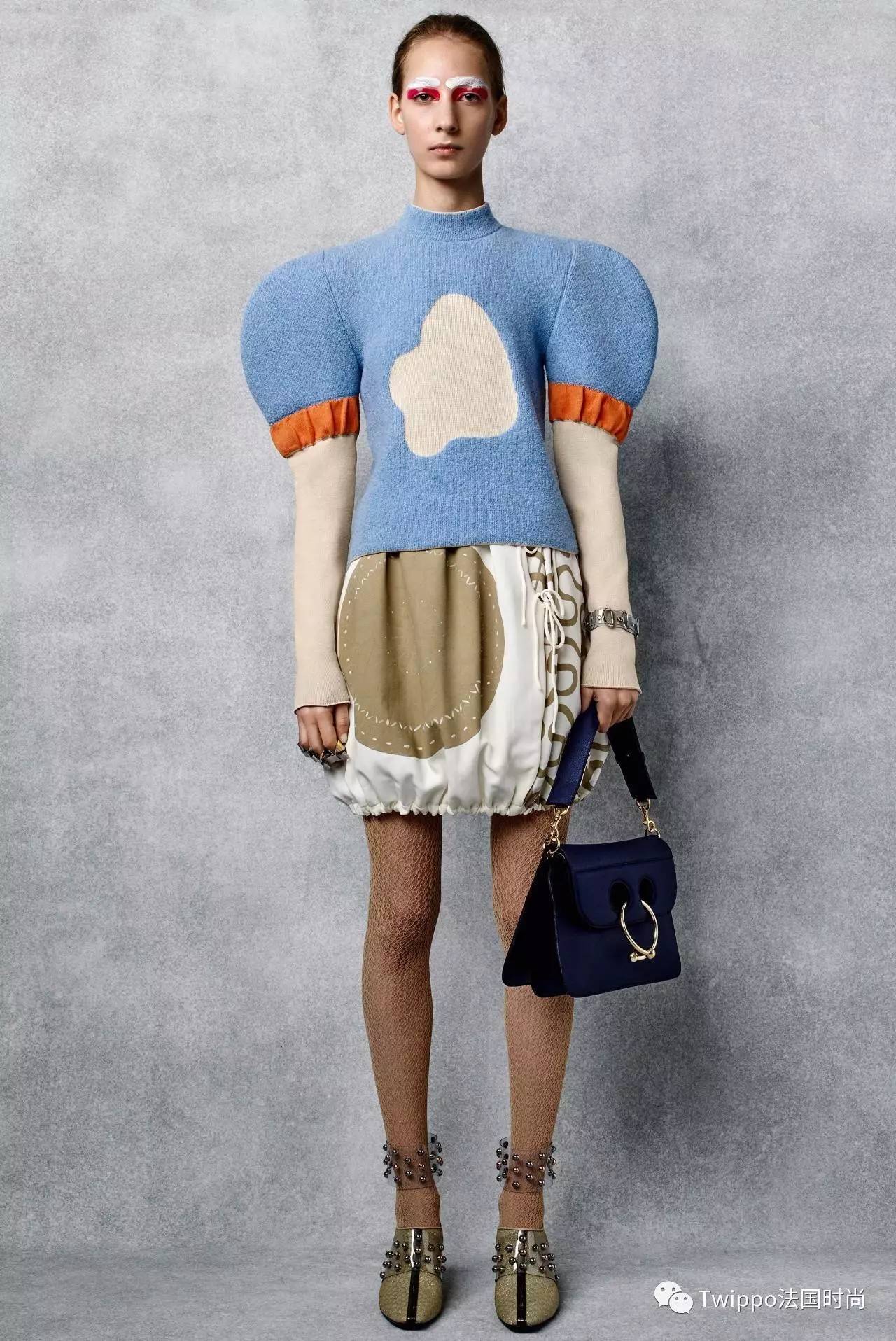 给男人穿蕾丝,被女人各种撩,这个最高颜值设计师有点污