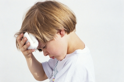 总是头疼脑袋一碰就疼怎么回事,头疼欲裂的感觉快要炸了头不痛