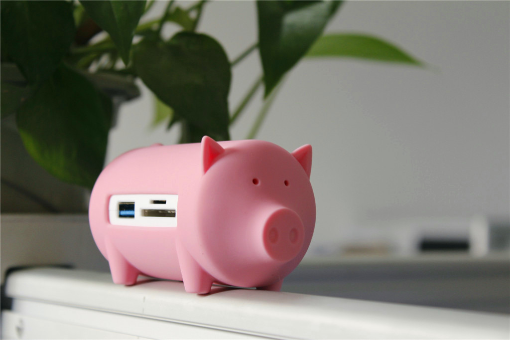 这么萌的猪！竟然是读卡器，还有HUB功能