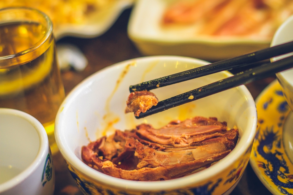 都江堰吃纸包宴,一纸馋纸包鱼凯里店