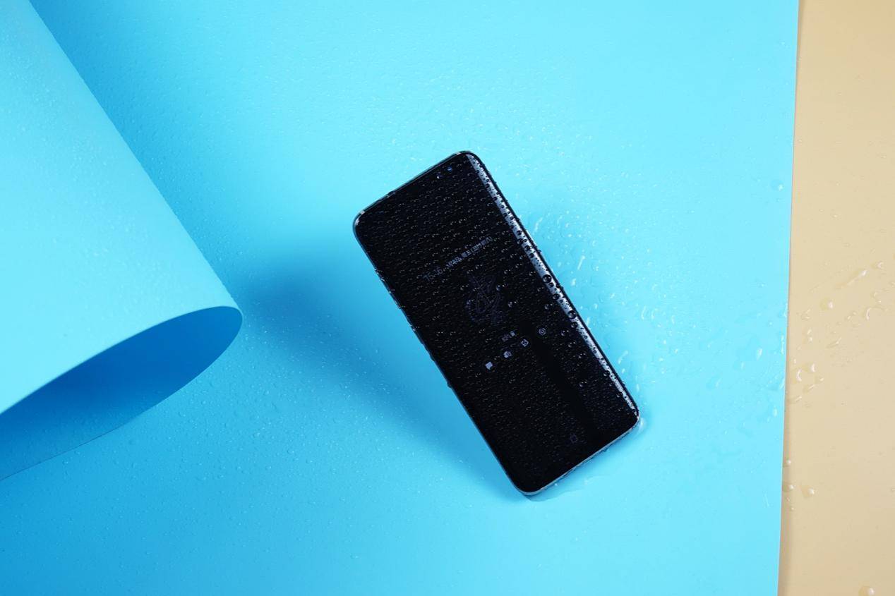 三星s8+手感,三星s8的最大亮点是什么