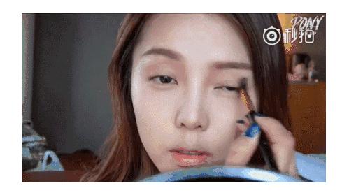 一字眉咬唇妆什么时候流行的,一字眉化妆