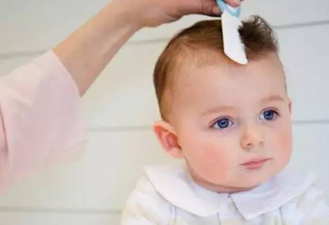 满月宝宝头部如何护理,宝宝满月要剃胎头吗