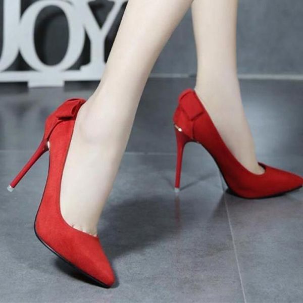 新买的高跟鞋怎样防止磨脚,对象穿高跟鞋磨脚怎么办