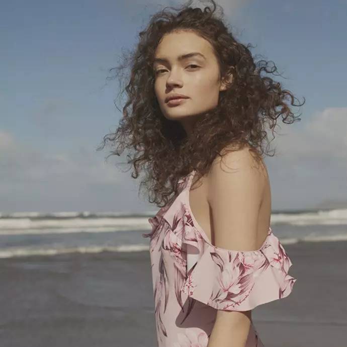 阳光沙滩海浪泳衣好看吗,夏季海边沙滩防晒泳衣