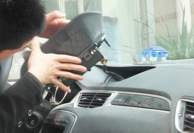 汽车怎么安装高德导航,汽车导航卡正确安装方法