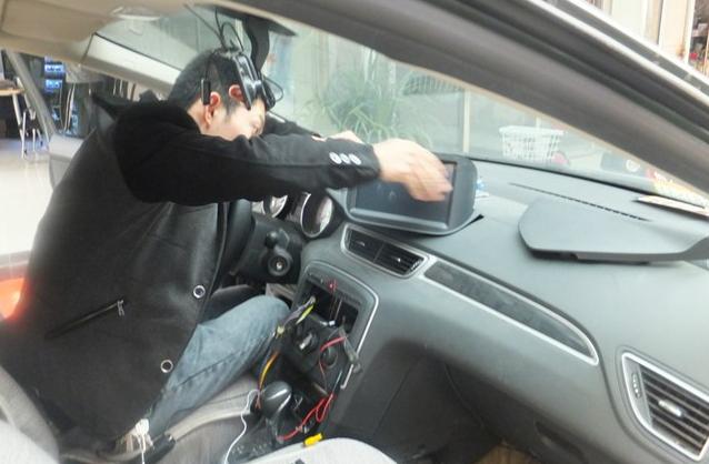 汽车怎么安装高德导航,汽车导航卡正确安装方法