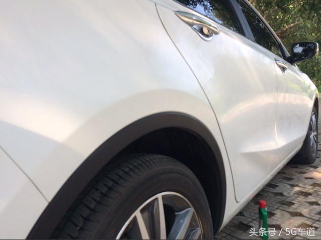 汽车店打蜡对比自己打蜡,自己动手给爱车打蜡正确方法