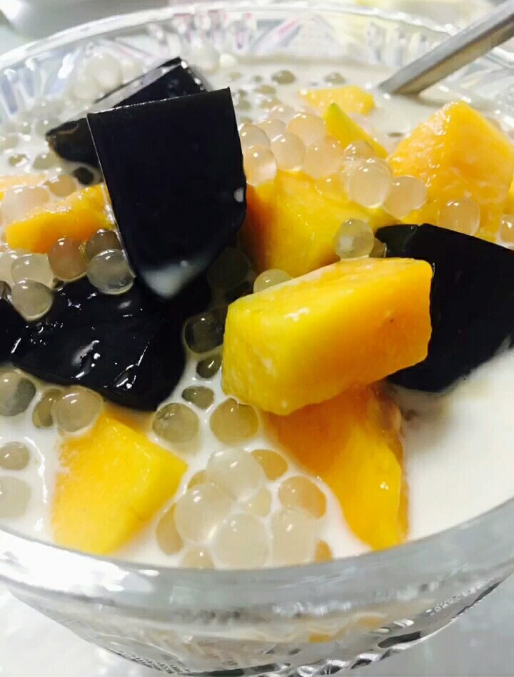 芒果西米龟苓膏的功效,龟苓膏红豆牛奶芒果