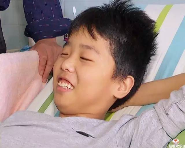 16岁的男孩腿粗,男孩16岁1米6腿粗能长个子吗