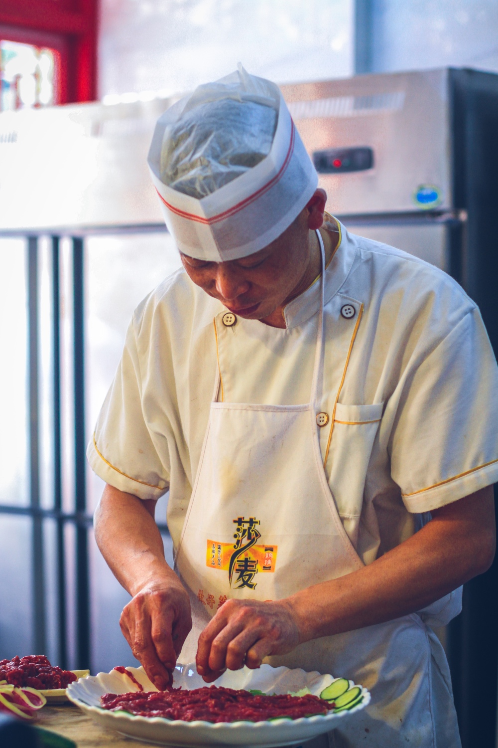 都江堰吃纸包宴,一纸馋纸包鱼凯里店