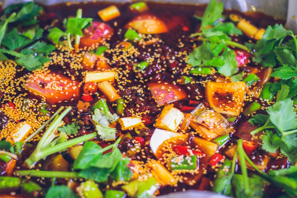 都江堰吃纸包宴,一纸馋纸包鱼凯里店