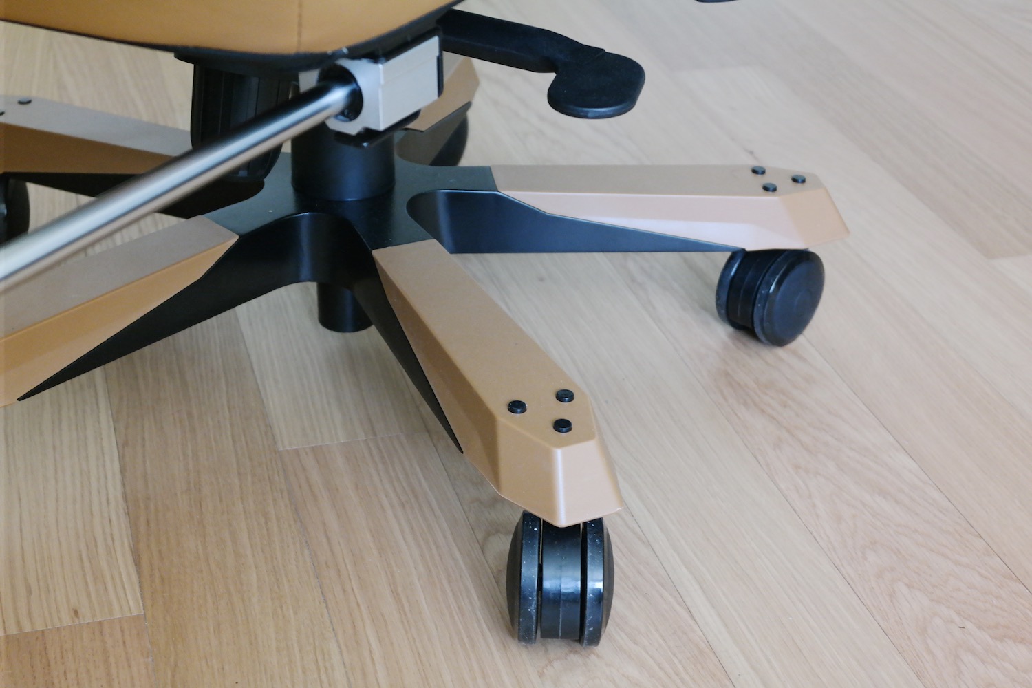 dxracer电脑椅评测,dxracer电脑椅黄色