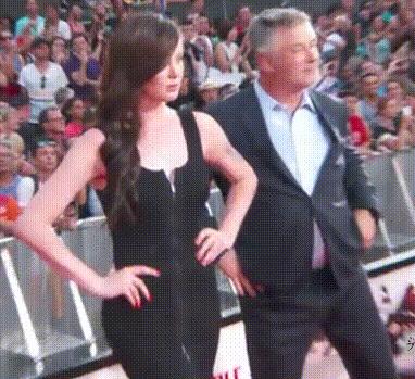 荒郊野岭孤男寡女下一句,荒郊野岭孤男寡女