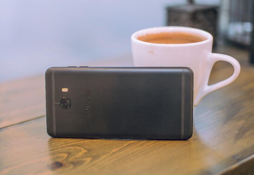 攀登手机拍照高峰，6英寸1080大屏，让你玩到爽