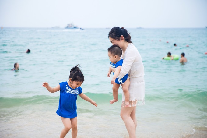 带着二宝出去走走,一拖二带娃三亚旅游攻略