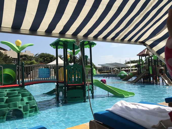 带着二宝出去走走,一拖二带娃三亚旅游攻略