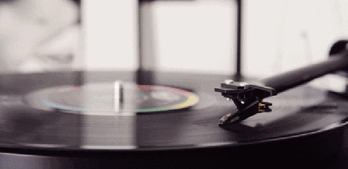 BU专属|原来颜色还够!“土豪金”共享单车登场