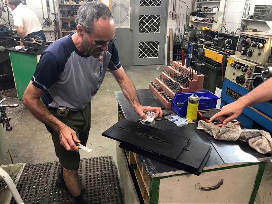 极速快报：弘力乐器2017加拿大Godin吉他工厂参观第一天