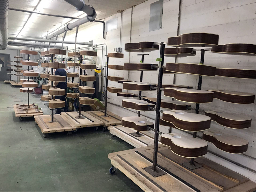 极速快报：弘力乐器2017加拿大Godin吉他工厂参观第一天