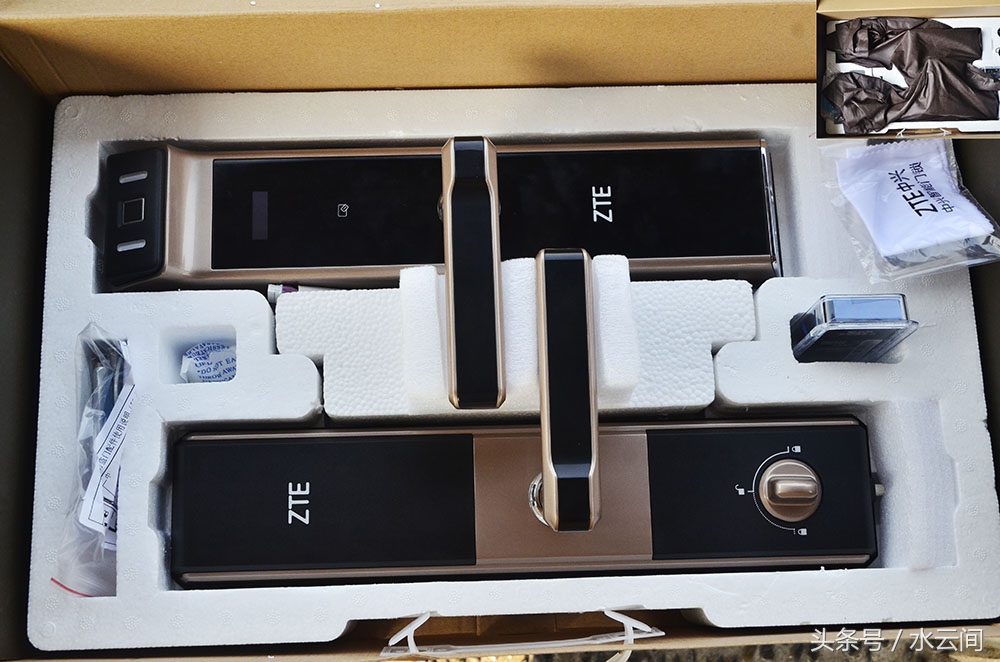 解锁智能门锁,中兴智能门锁安全锁怎么用