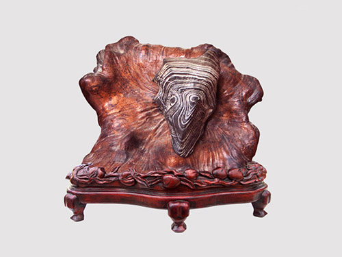 此石几十年来价格一直很高,要个带洞或象形更是高的要命