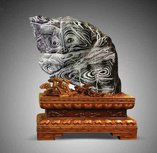 此石几十年来价格一直很高,要个带洞或象形更是高的要命