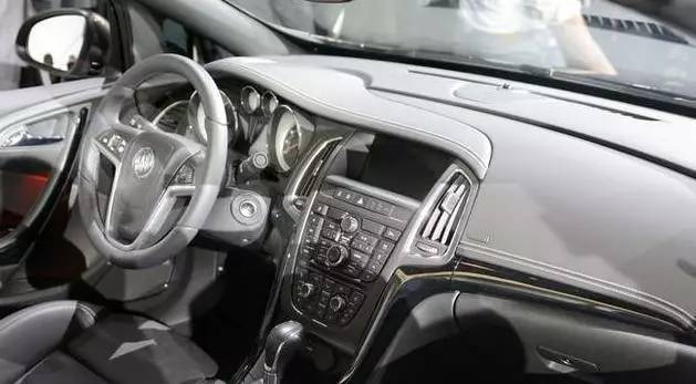 别克“敞篷英朗”1.6T+200马力，只需二十万？