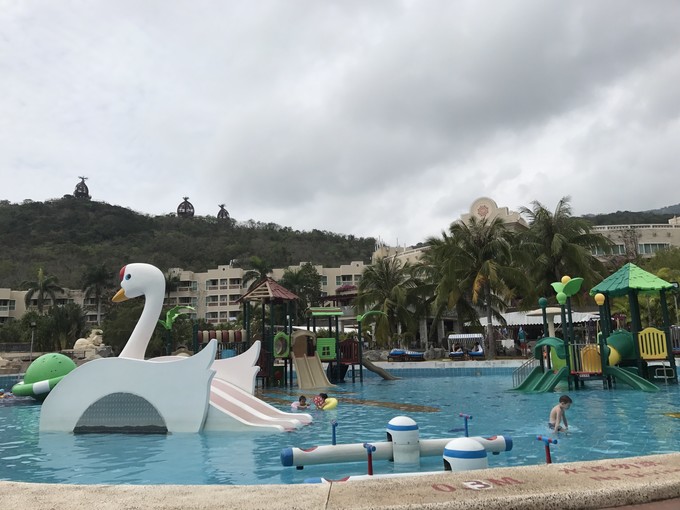 带着二宝出去走走,一拖二带娃三亚旅游攻略