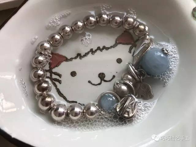 如何用洗银水清洗金银饰品