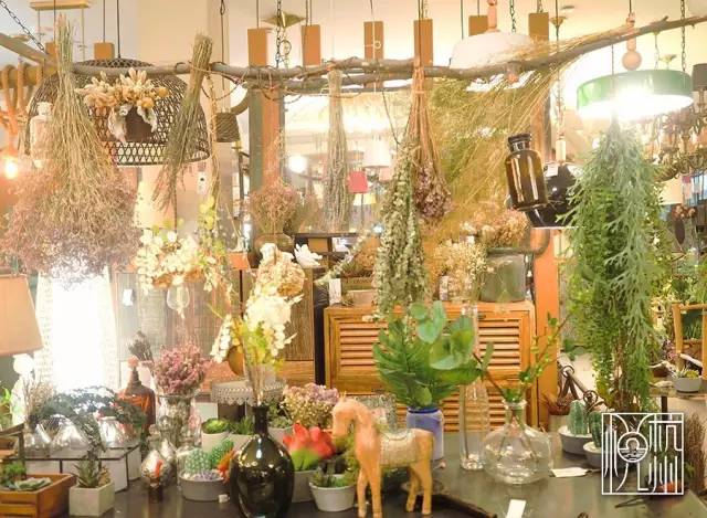 杭州老东站有家深藏不露的灯具店,堪称一本流动的生活美学指南