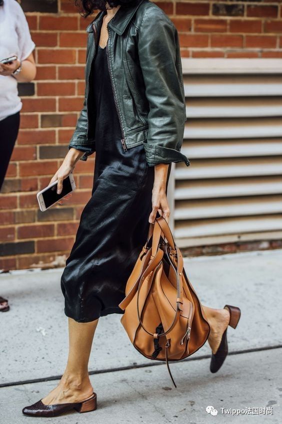 给男人穿蕾丝,被女人各种撩,这个最高颜值设计师有点污