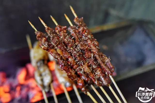 长沙好吃的湘西烤串,长沙打卡正宗湘西烧烤