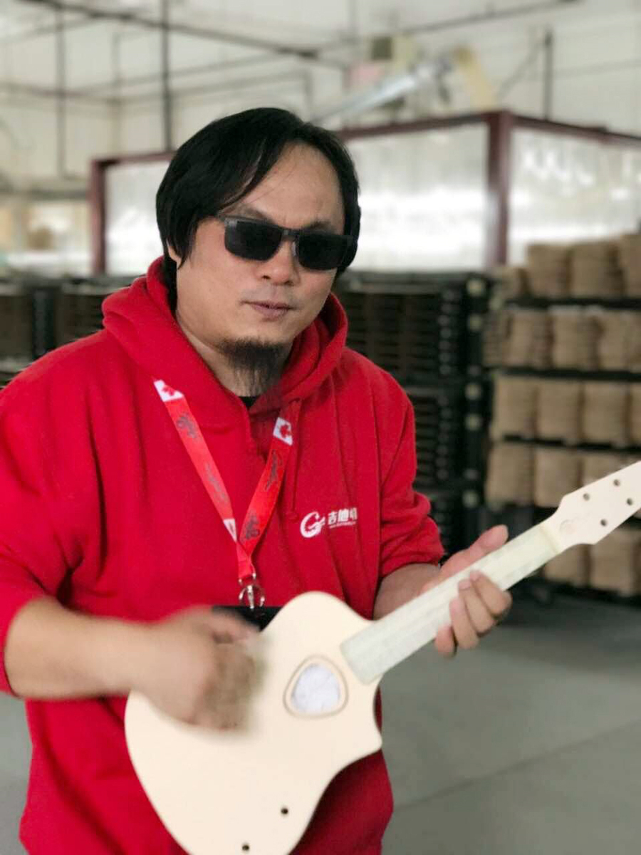 极速快报：弘力乐器2017加拿大Godin吉他工厂参观第一天