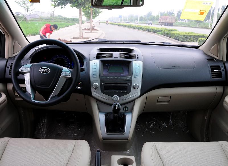 比亚迪车标变化史,比亚迪车内饰一言难尽