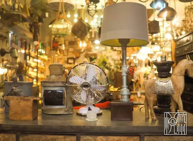 杭州老东站有家深藏不露的灯具店,堪称一本流动的生活美学指南