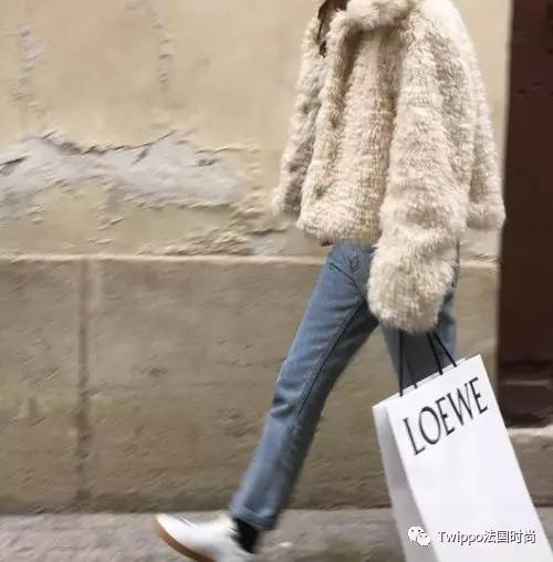 给男人穿蕾丝,被女人各种撩,这个最高颜值设计师有点污