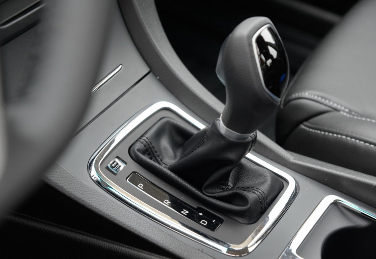 第四代帝豪和艾瑞泽5plus怎么选,自动挡帝豪和手动挡帝豪哪个耐用