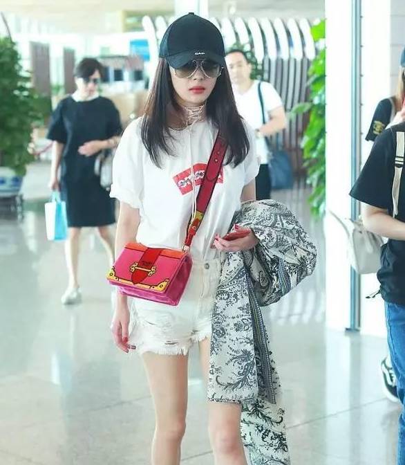 项链选对了秒变天鹅颈,项链轻奢小众高级感天鹅项链