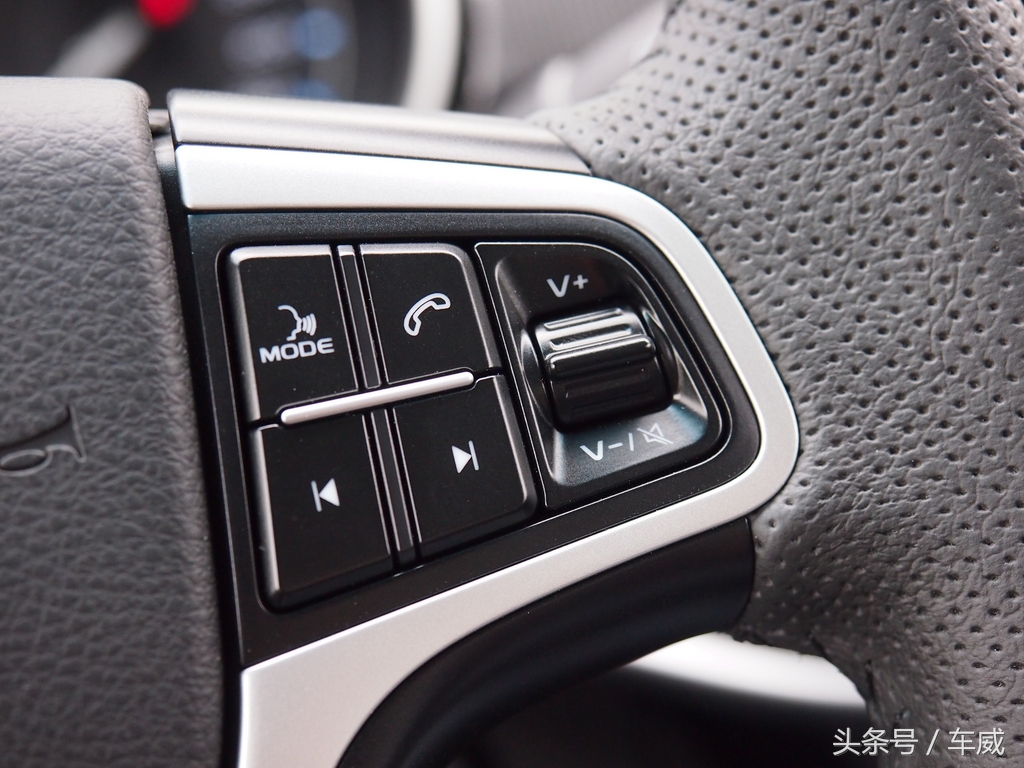 帝豪百万款向上版互联版用车感受,2017帝豪百万款手动向上互联评测