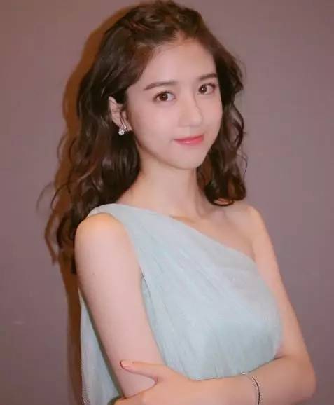 狮城星二代,北电中戏任挑,和天王演对手戏不输阵