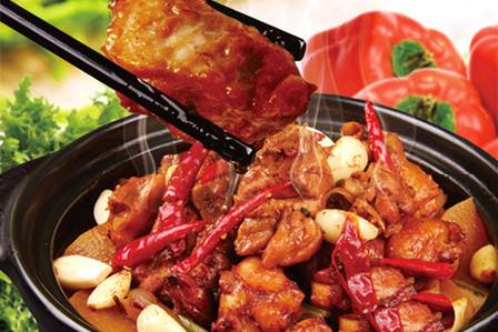 鸡米饭和鸡公煲哪个好,鸡公煲与黄焖鸡哪个名气大