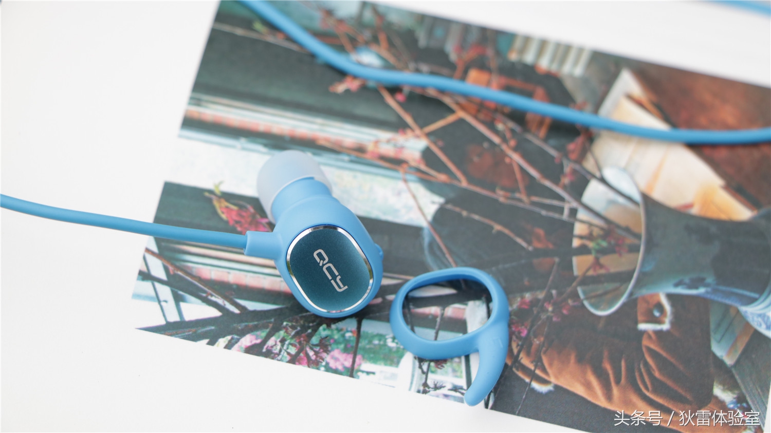 蓝牙耳机一直亮着蓝色是为什么,蓝牙耳机建议买哪一种款式