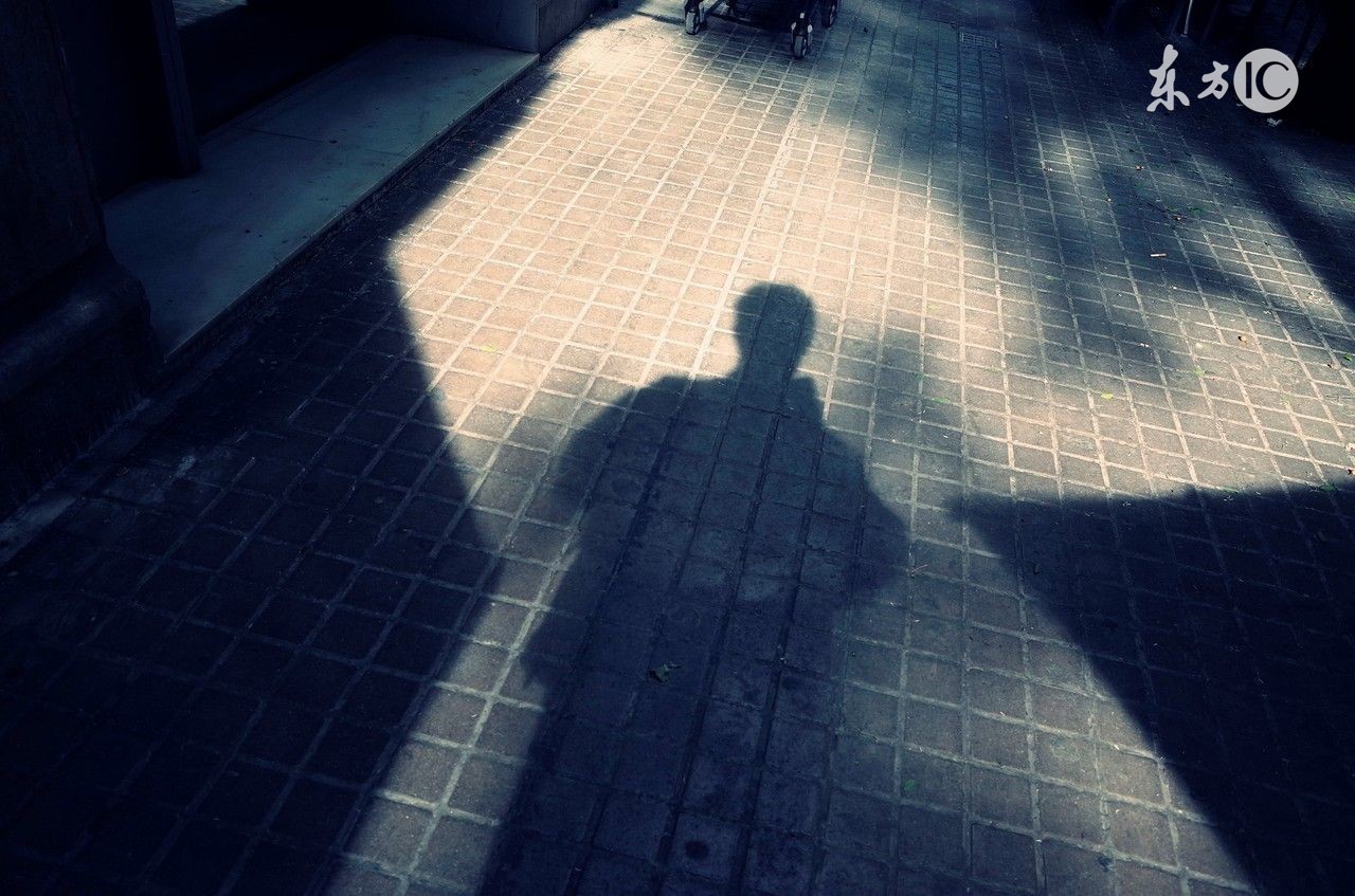 故事：死鬼采阳补阴，晚上寻找猎物，中招的人都有一个共同特征