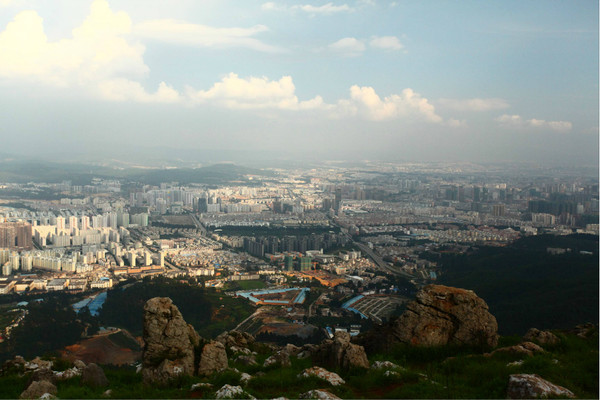 昆明长虫山游玩攻略路线,爬昆明长虫山夜景的攻略