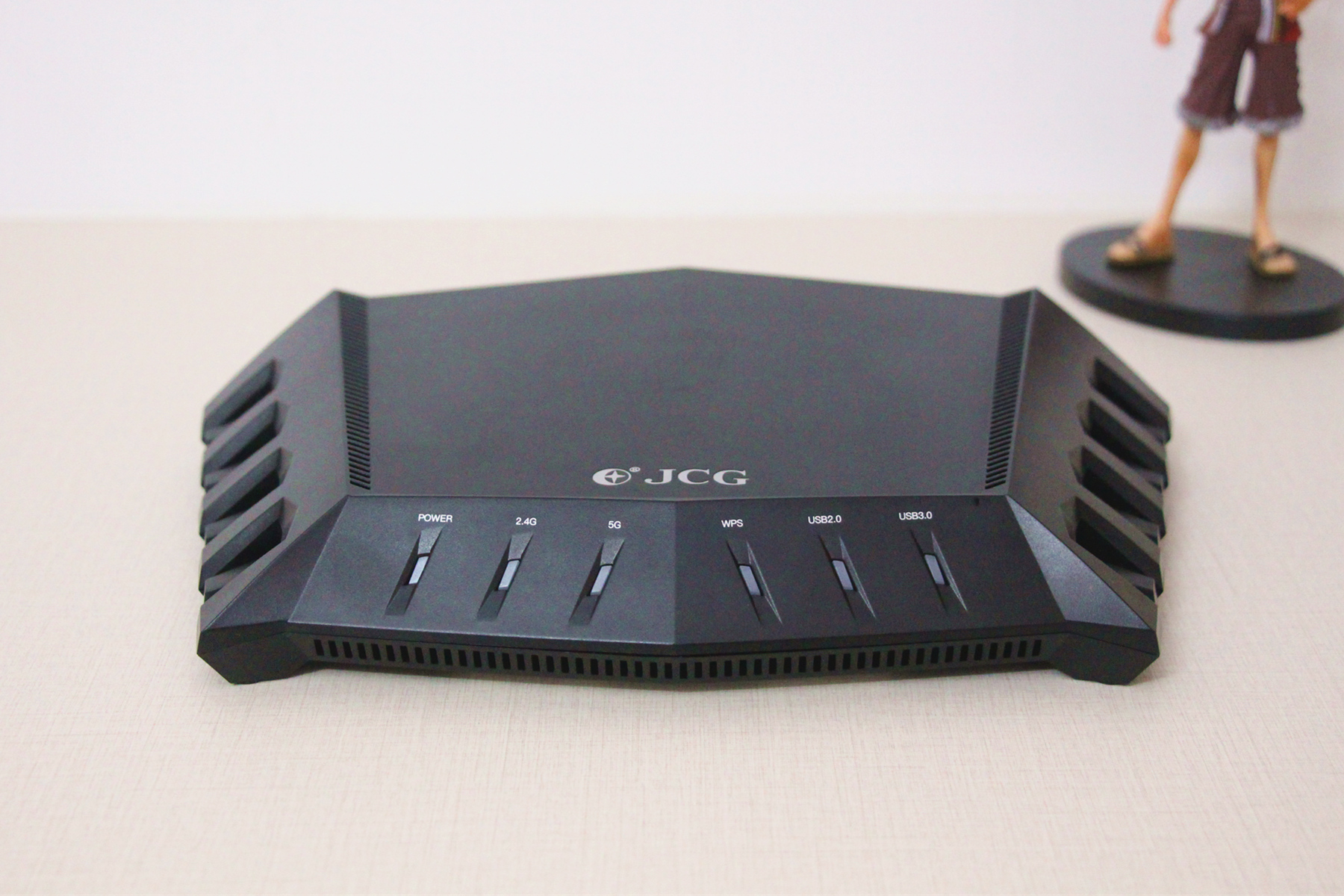 8根低损耗高增益天线，超强信号，游戏玩家必备装备--金刚狼体验