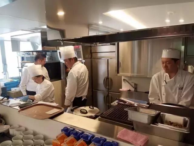 这家餐厅总上错菜却意外走红,这家餐厅经常上错菜却无人投诉