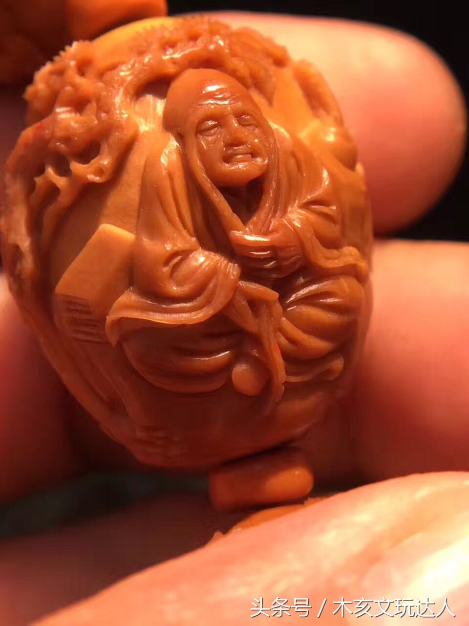 苏工橄榄核雕手串美女题材,橄榄核雕大师排名苏工